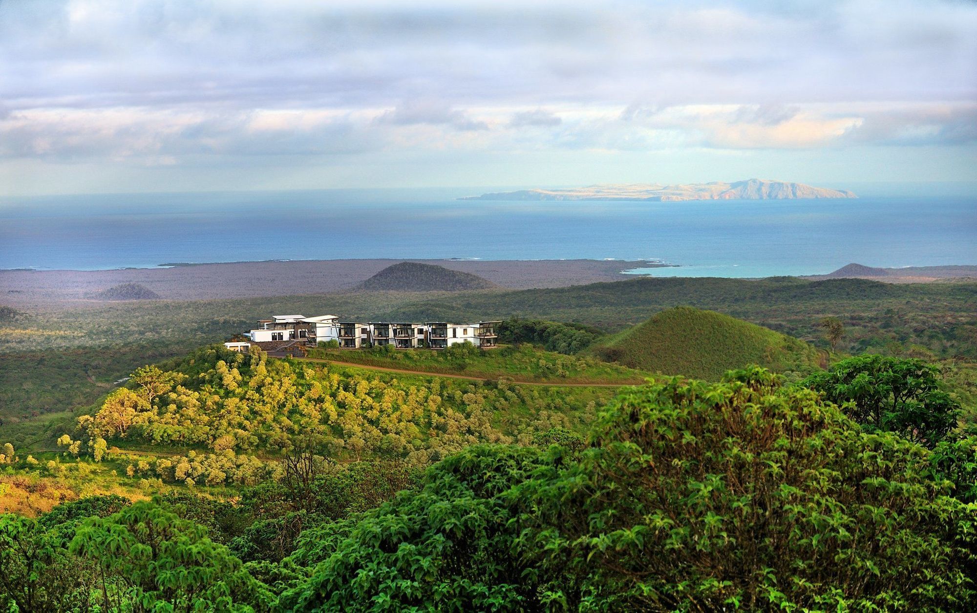 Pikaia Lodge Santa Cruz Island Экстерьер фото