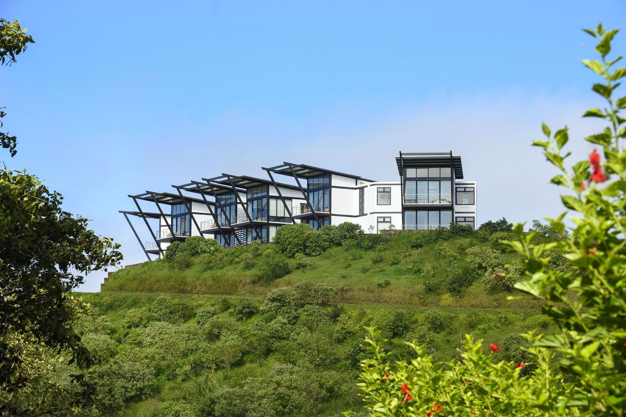 Pikaia Lodge Santa Cruz Island Экстерьер фото
