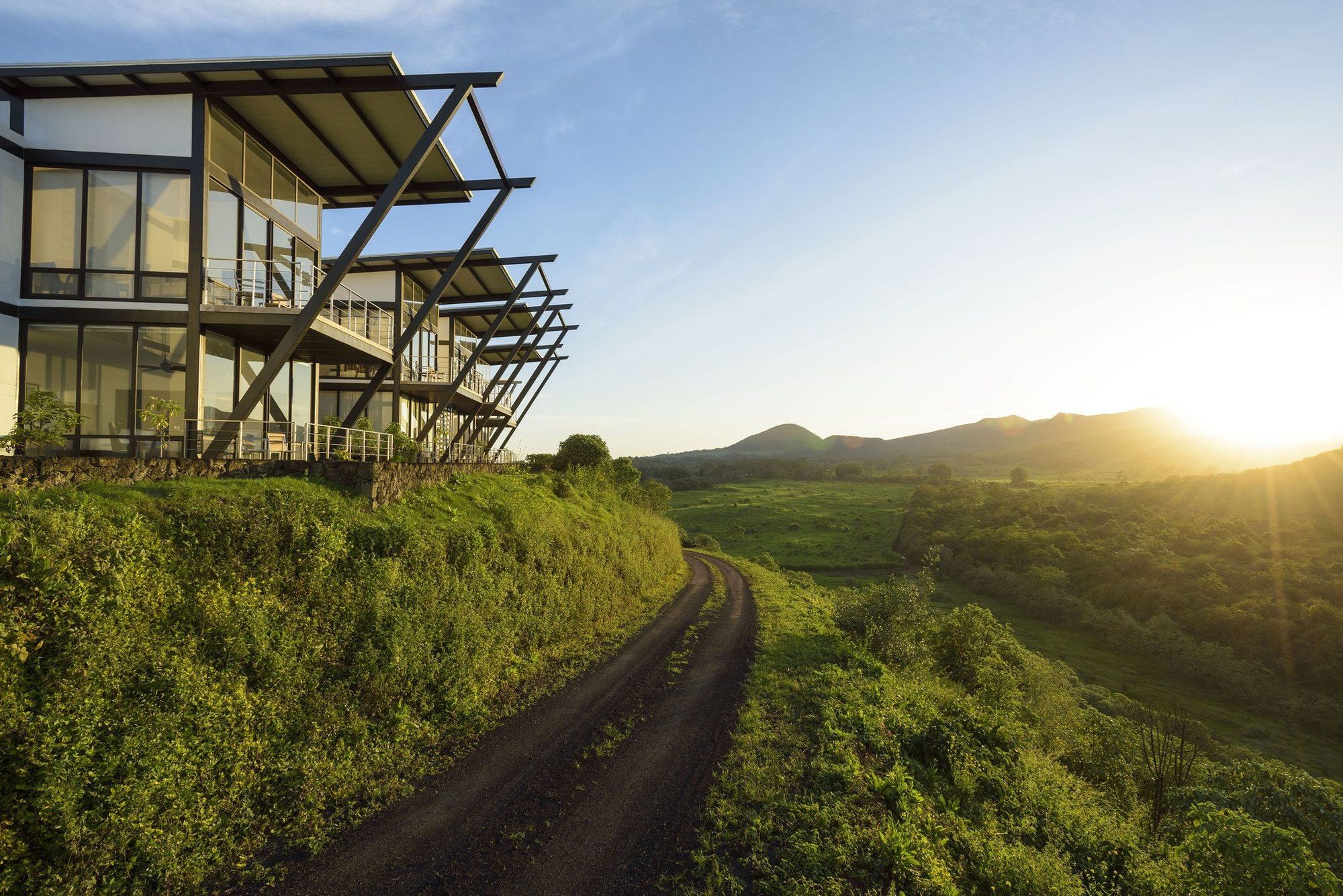 Pikaia Lodge Santa Cruz Island Экстерьер фото